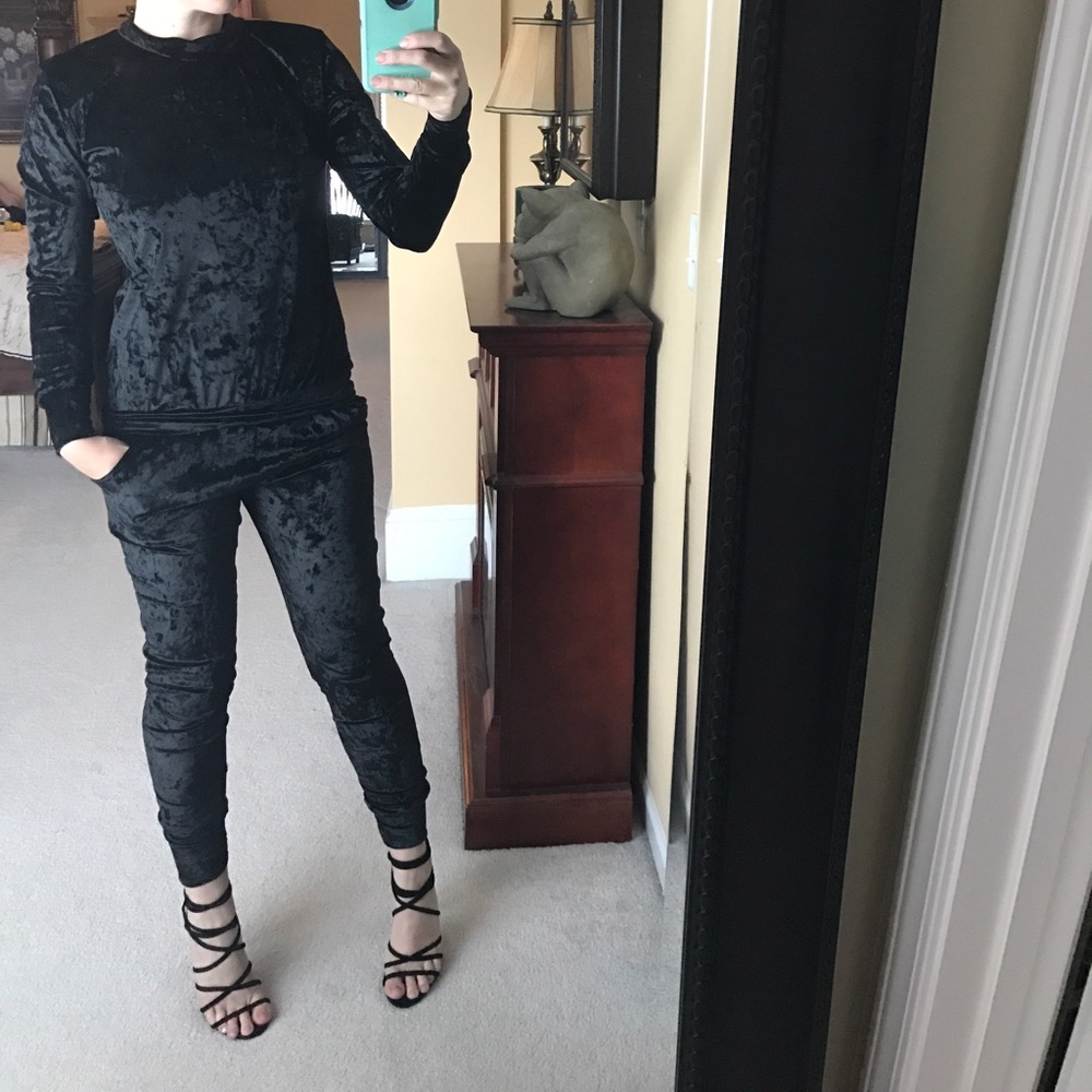 🎉HOstPicK🎉 🆕 Crushed Velvet Tracksuit